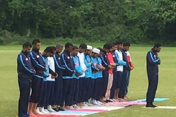 মাহমুদউল্লাহ ইমামতিতে মাঠেই নামায পড়লেন টাইগাররা