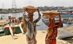 আজ মহান মে দিবস