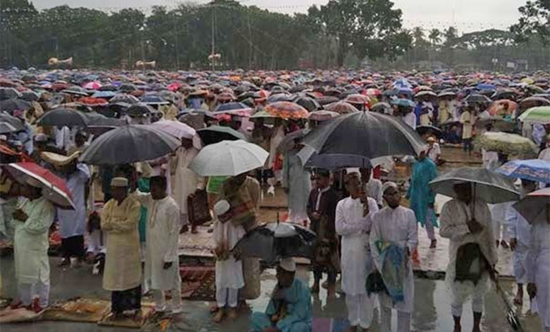 বৃষ্টিতেও থেমে নেই ঈদের আনন্দ