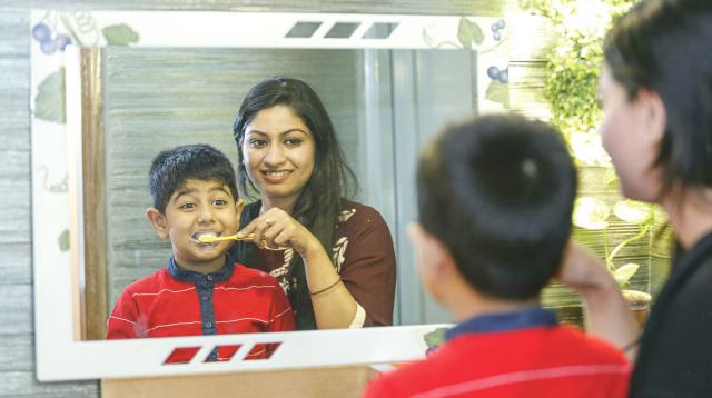 সাদা দাঁতের জন্য