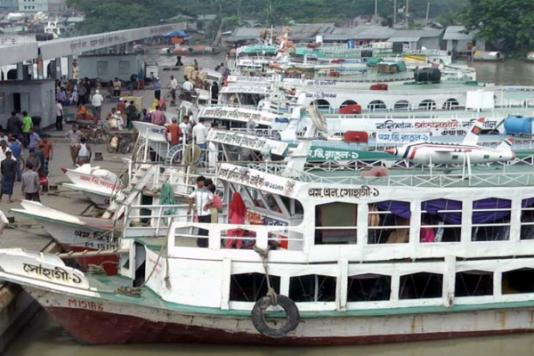 বৈরি আবহাওয়ায় দক্ষিণাঞ্চলে লঞ্চ চলাচল বন্ধ
