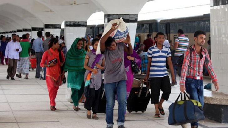 রাজধানীতে ফিরছেন মানুষ, সড়কে নেই যানজট