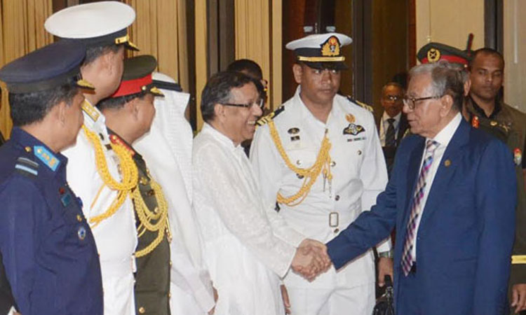 দেশে ফিরেছেন রাষ্ট্রপতি