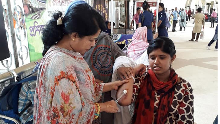 ঈদযাত্রায় রেলওয়ে স্টেশনের প্রশংসনীয় উদ্যোগ