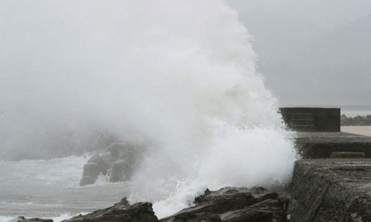 বন্দরগুলোকে সতর্ক সংকেত নামিয়ে ফেলতে বলা হয়েছে