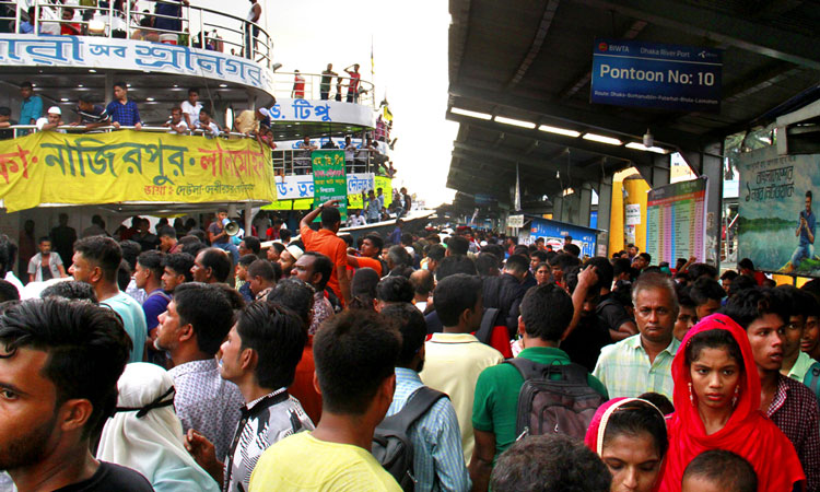 শেষ দিনেও উপচে পড়া ভিড়, ভোগান্তিতে ঈদযাত্রা