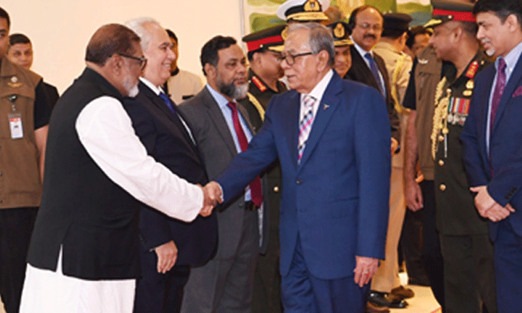 স্বাস্থ্য পরীক্ষার জন্য লন্ডনের উদ্দেশে ঢাকা ত্যাগ রাষ্ট্রপতির