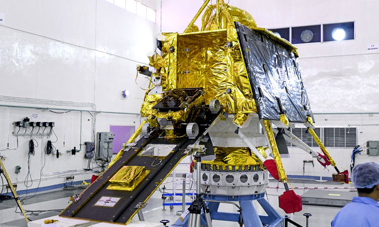 চন্দ্রযানের ল্যান্ডার কেন সোনায় মোড়ানো