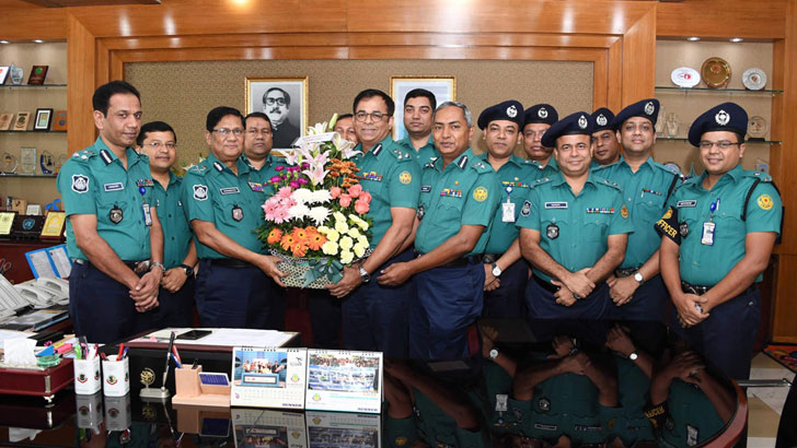 নতুন দায়িত্ব পাওয়ায় ডিএমপি কমিশনারকে টিম ডিএমপির শুভেচ্ছা